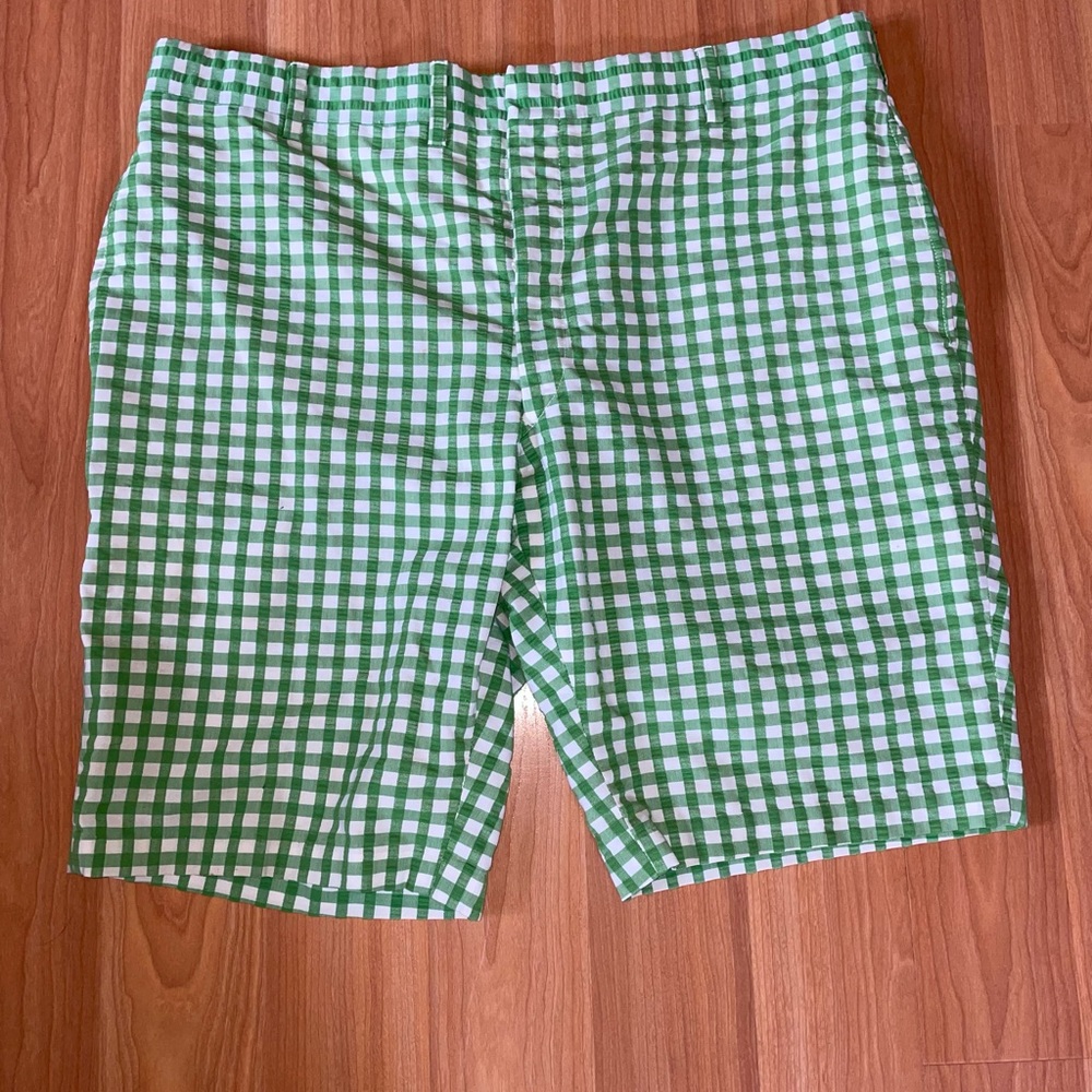 Austin Hill Ah! brand green gingham shorts. Vintage, circa 1970s.  Waist 38.